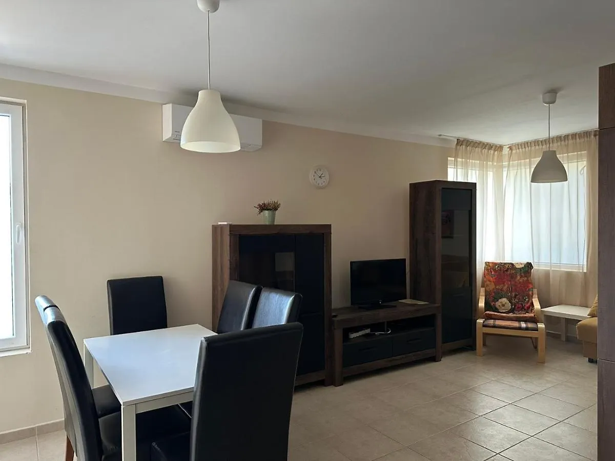 Pomorie Residence 2-Bedroom Apartment 300M To The Beach Bulgaria