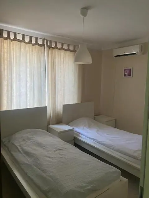Pomorie Residence 2-Bedroom Apartment 300M To The Beach Bulgaria